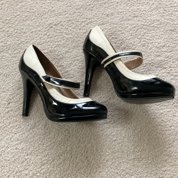 Modesta Mary Jane high heel Angel pumps-size 8 - Picture 1 of 10